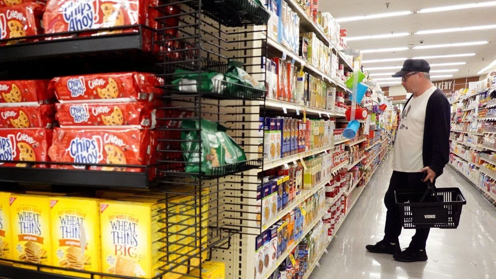 US Inflation Hits Four-Year Low with 2.8% Core CPI Rise in April; Gold Prices Surge Amid Bargain Hunting