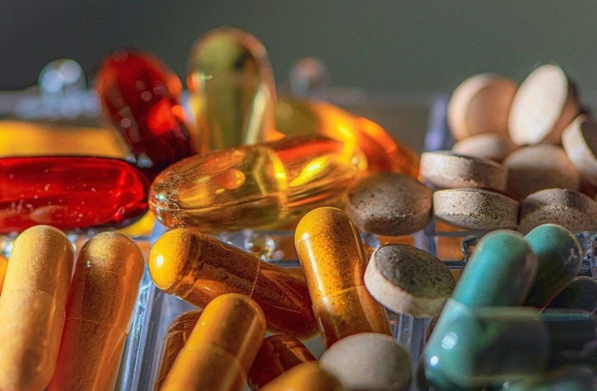US Pharma Stocks Surge Over 3% as Trump Announces Drug Price Cuts: Pfizer, Amgen, and Merck & Co. Lead the Charge