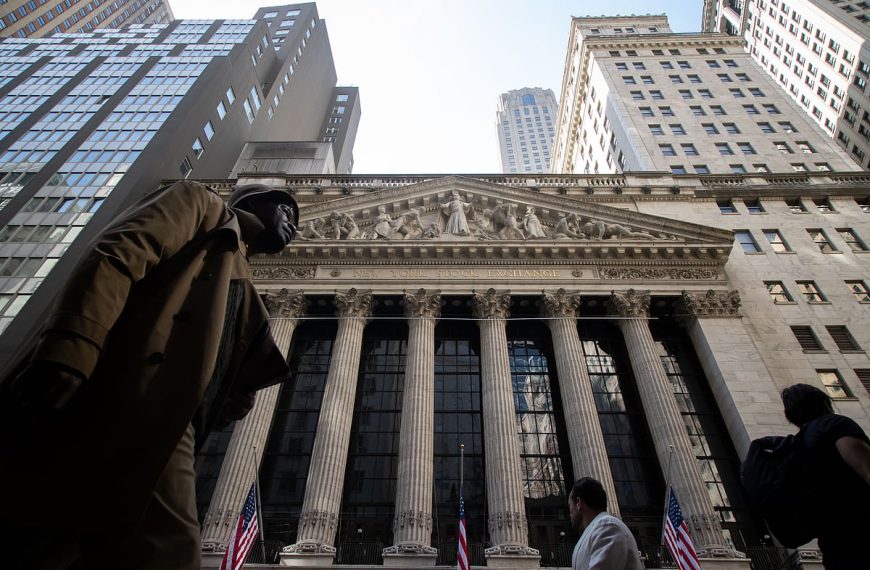 US Stocks Surge as Strong Tech Earnings Propel Market Gains: Your Essential Market Wrap