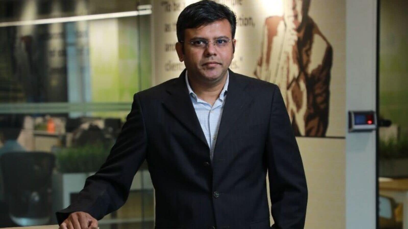 Unlock Investment Potential: Ganesh Dongre of Anand Rathi's Top 3 Stock Picks for Monday, May 5!