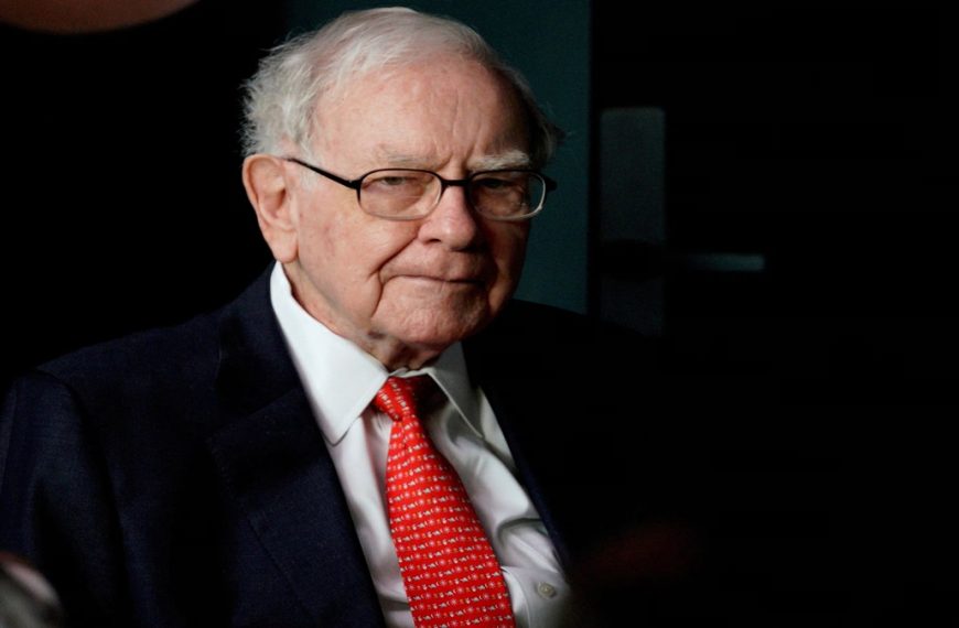 Unlocking Wisdom: Top Warren Buffett Quotes on Trade, Opportunities, and the Future of the United States from the Berkshire Meeting