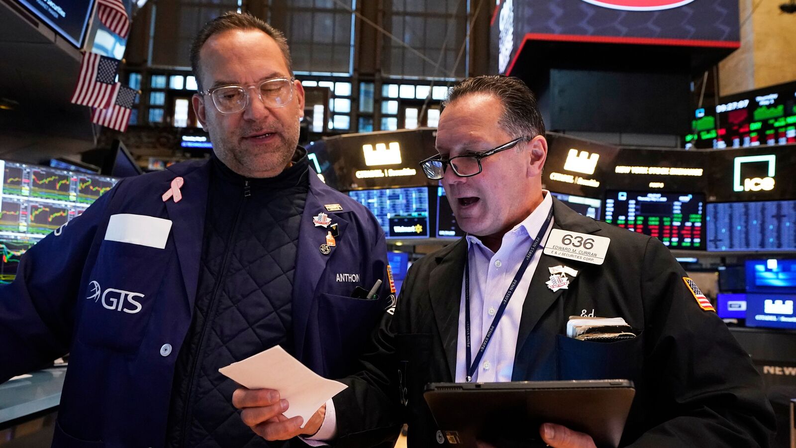 Wall Street Soars: Nasdaq Rises 1.76%, Dow Jones Up 1.5%, S&P 500 Gains 1.6% Fueled by Strong Jobs Data and Easing Trade Tensions