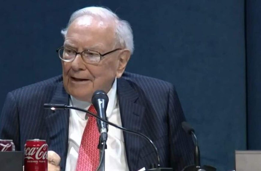Warren Buffett's Top 10 Quotes: How Apple CEO Tim Cook Outearned Him for Berkshire Hathaway!
