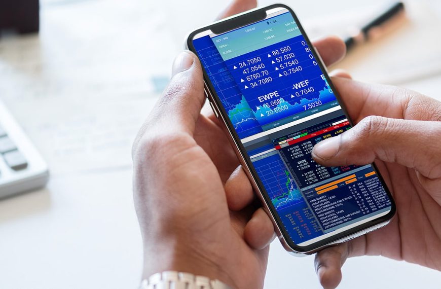 Why Standard Chartered's Manpreet Gill Advocates for Buyers Over Sellers in Indian Equities